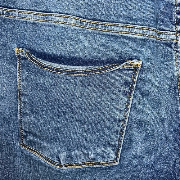 High rise Bermuda jean shorts - Picture 6 of 9